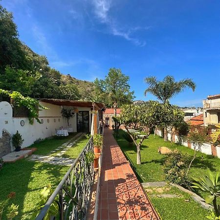 جيارديني ناكسوس B&B Villa Vittoria المظهر الخارجي الصورة