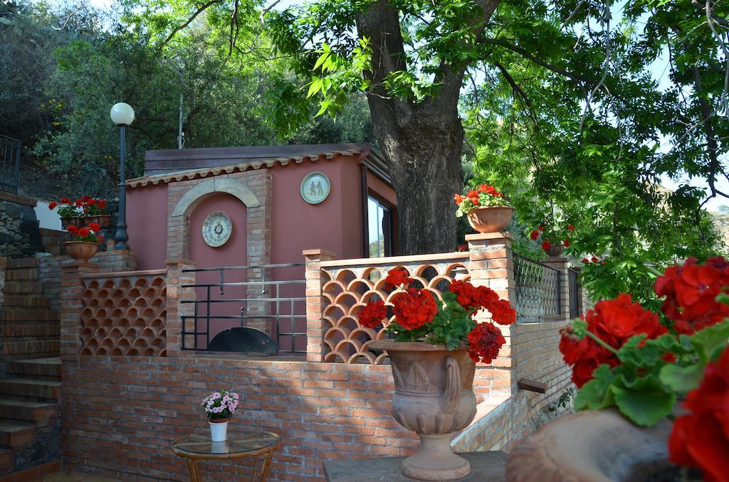 جيارديني ناكسوس B&B Villa Vittoria المظهر الخارجي الصورة