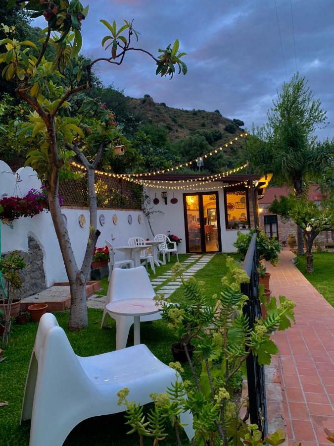 جيارديني ناكسوس B&B Villa Vittoria المظهر الخارجي الصورة